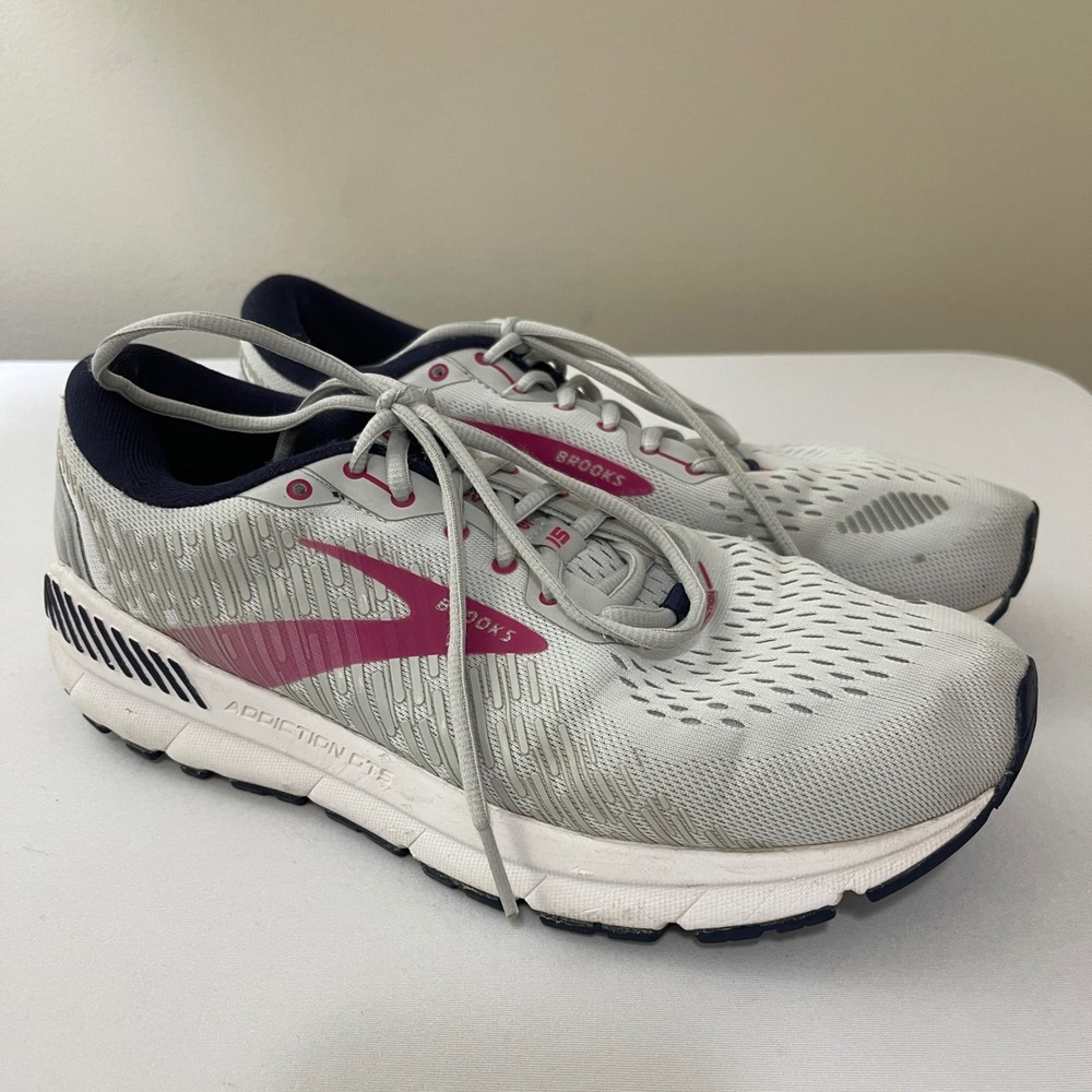 Brooks Addiction GTS 15 Womens 10.5 Running Shoes Gray Pink Athletic 1203521B054